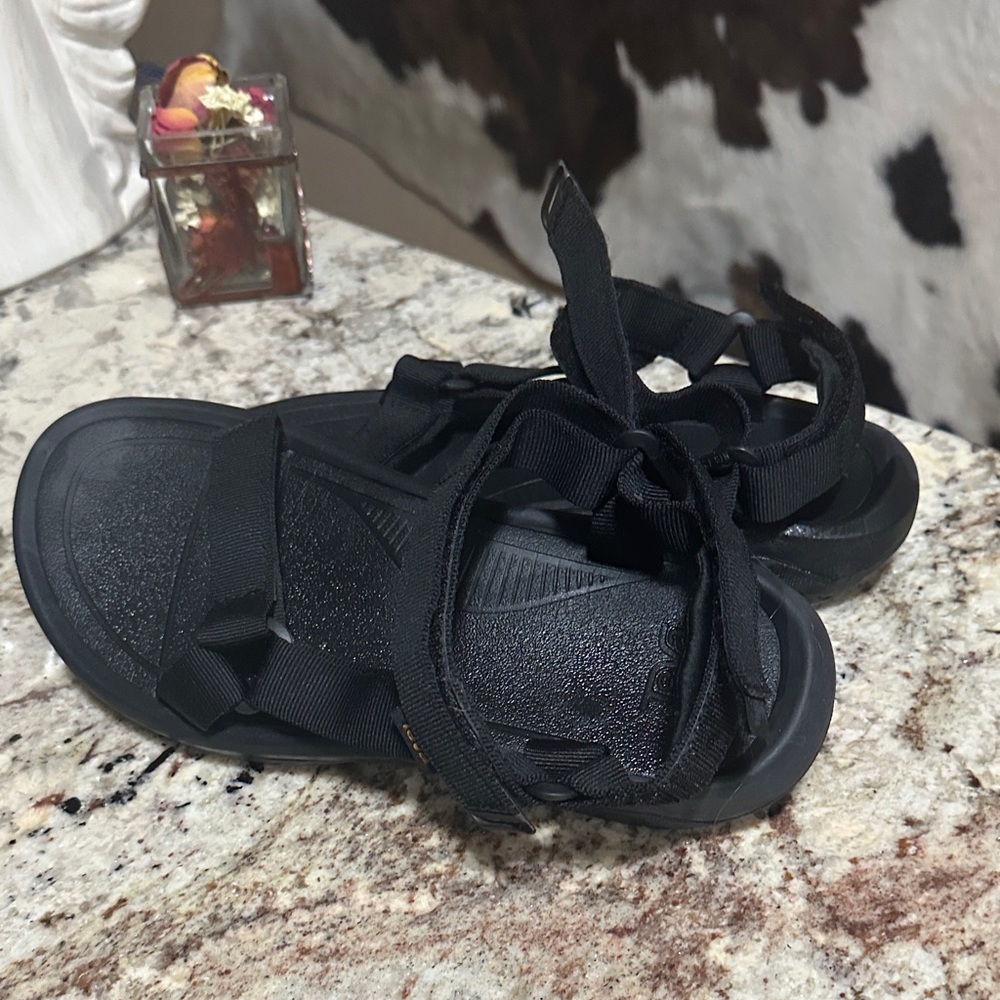 Women’s Teva black sandals